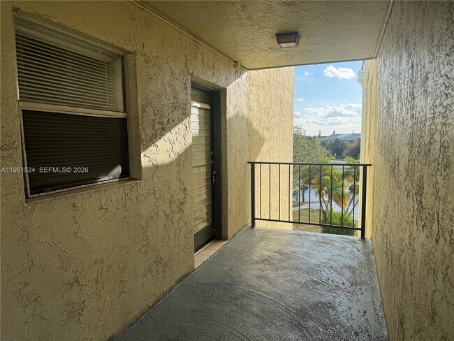 Building Photo - 1800 SW 81st Ave