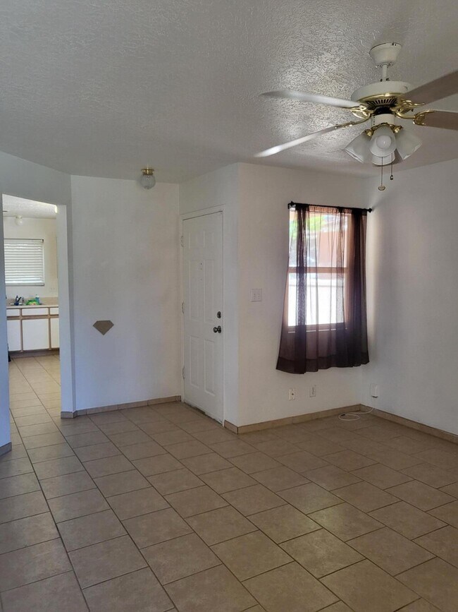 Building Photo - 3008 Laurel Meadows Dr