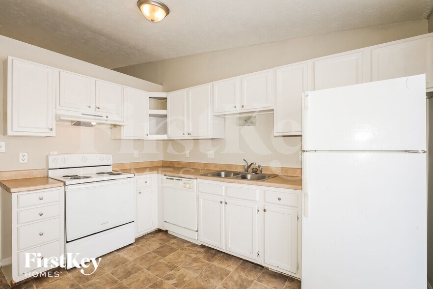 Building Photo - 3961 Bonn Dr