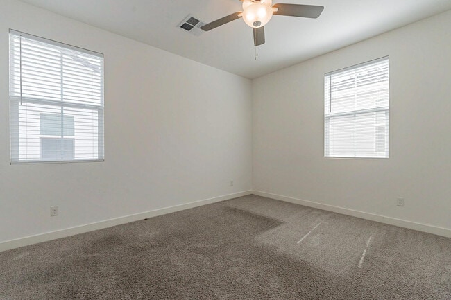 Building Photo - 5538 S Dillon