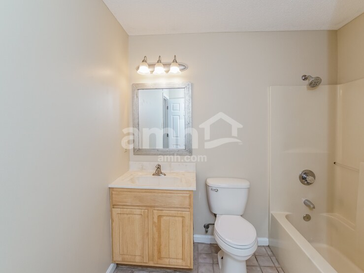 Building Photo - 1245 Edinburgh Dr