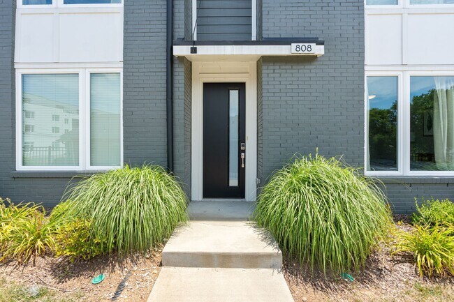 Building Photo - 808 Vibe Pl