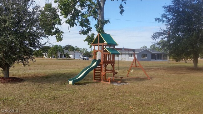 Building Photo - 16245 Paloma Ct