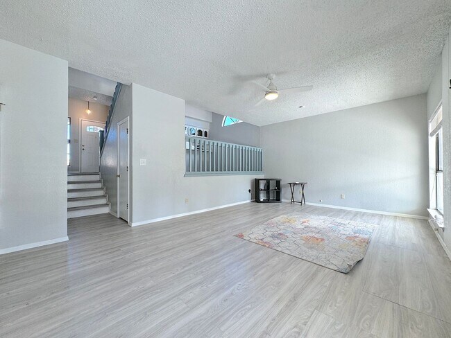 Building Photo - Northeast El Paso 3Bed/2Bath Refrig A/C