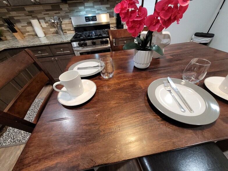 Building Photo - 26 Fiore St