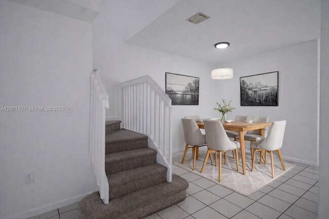 Building Photo - 1441 SE 24th Ct