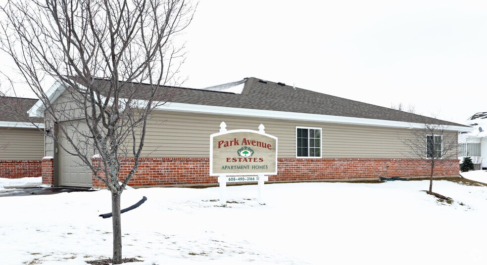 PARK AVENUE ESTATES 2913 Park Ave Beloit WI 53511 Apartment Finder