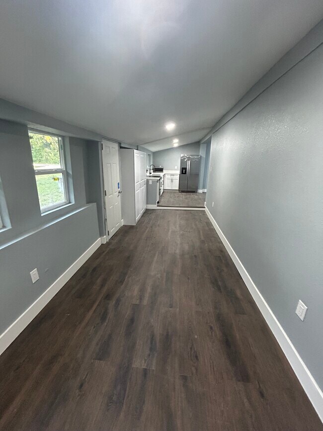 Building Photo - 413 E Kentucky Ave