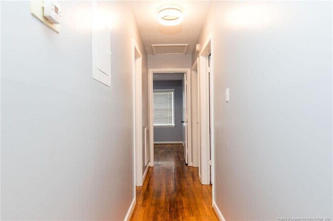 Building Photo - 3858 Red Oak Dr