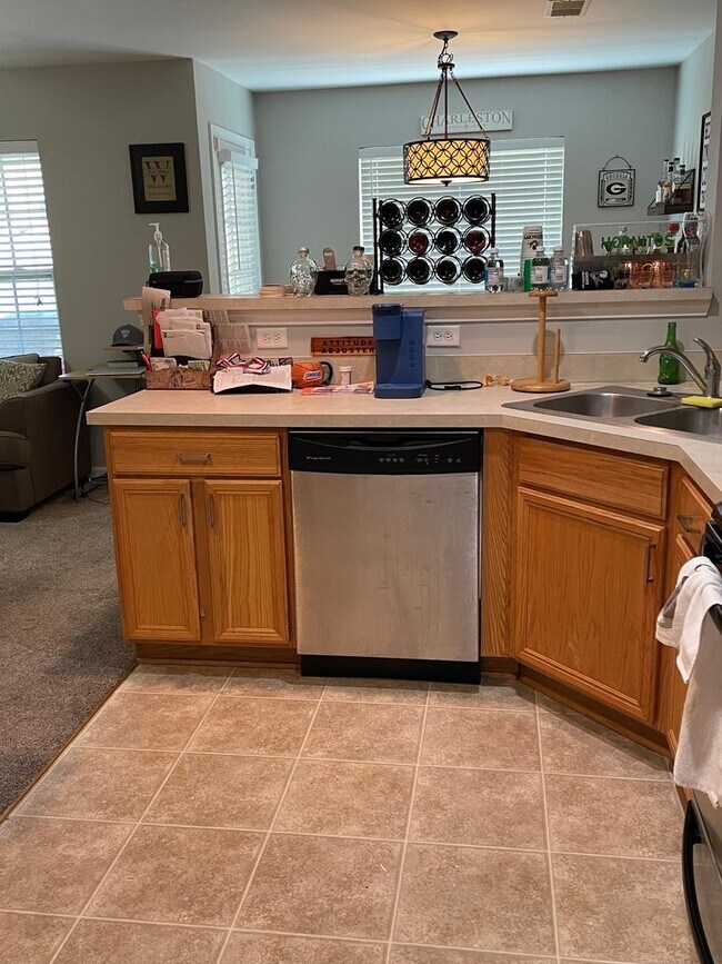 Building Photo - Conveniently Located Townhome in Pooler