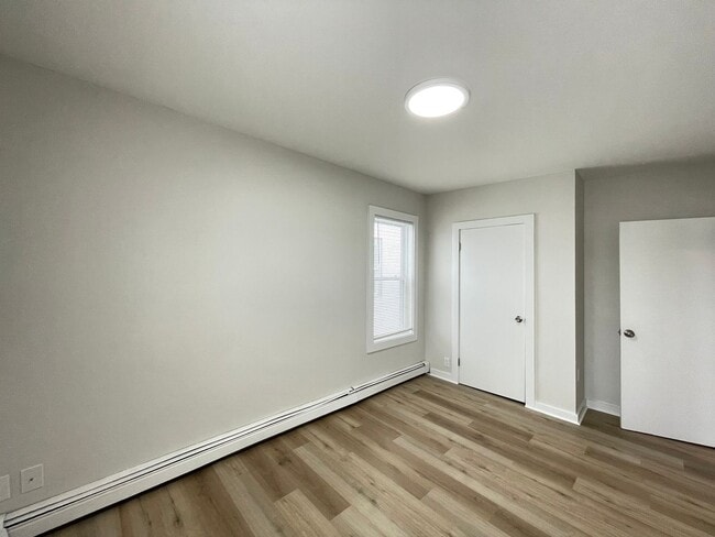 Building Photo - 124 Beech St