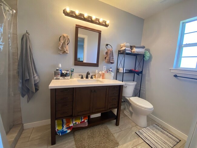 Building Photo - 36 Stowe Rd