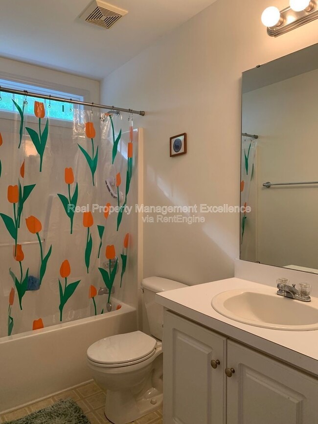 Building Photo - 205 Will Ct