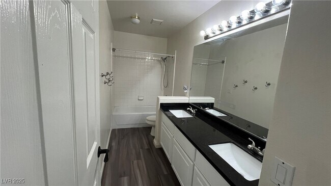 Building Photo - 537 Fiddlehead Ave