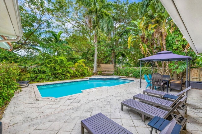 Building Photo - 7711 Coquina Dr