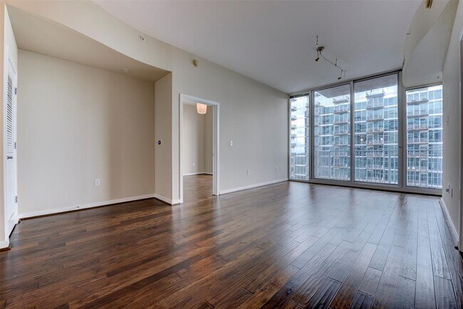 Building Photo - 5925 Almeda Rd