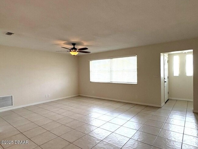 Building Photo - 38 Valhalla Ave