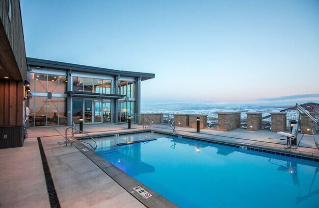 Building Photo - 2752 W High Mountain Rd