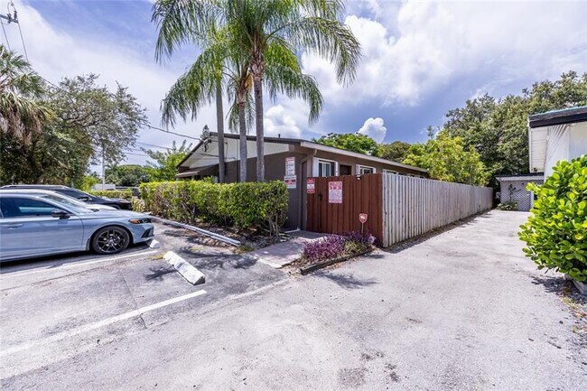 Building Photo - 1125 SW 15th Ave