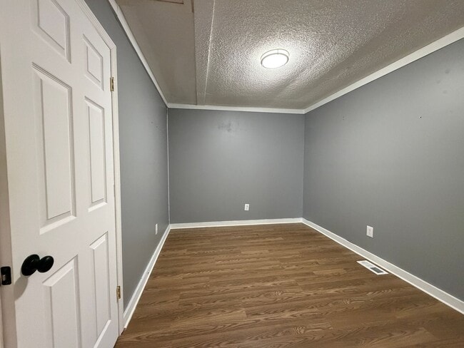 Building Photo - 145 Church St