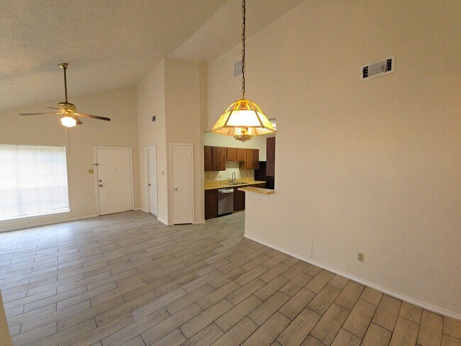 Building Photo - 3930 Mohlerbruk Dr