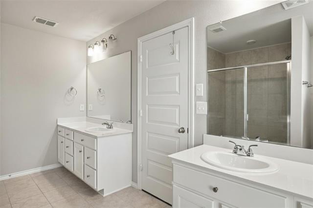 Building Photo - 944 Ravenwood Ln