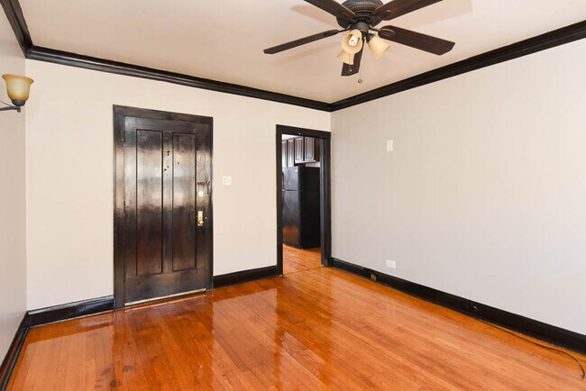 Building Photo - 2977 N Elston Ave