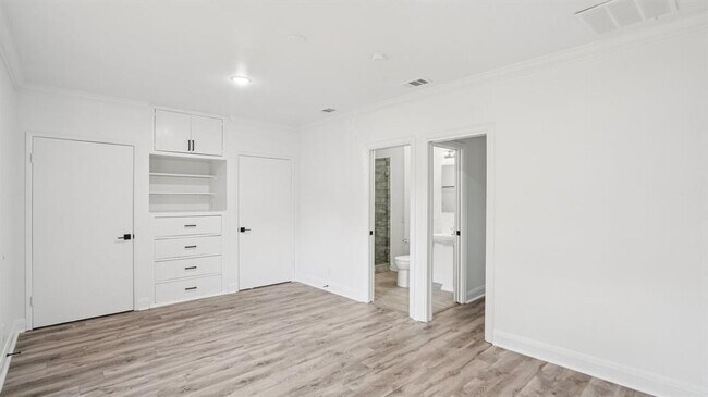 Building Photo - 3855 Crest Cove Cir