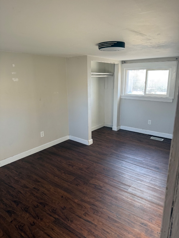 Building Photo - 327 W Shaw St