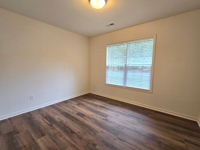 Building Photo - 2447 Mid Salem Dr