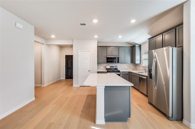 Building Photo - 2024 Briarbrook Dr