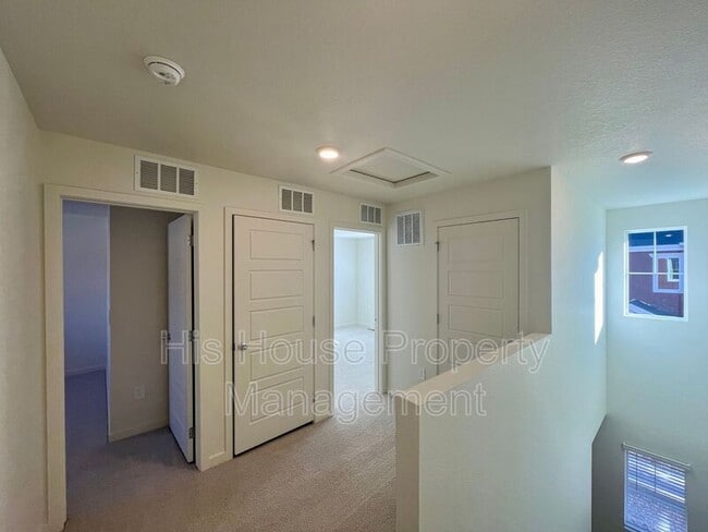 Building Photo - 291 Condor Wy