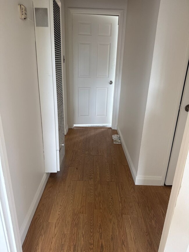 Building Photo - AVAILABLE! OPEN HOUSE SUNDAY 4:30-6:00 PM