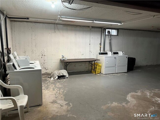 Building Photo - 12 Brewster Rd