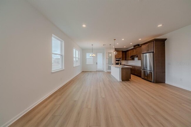 Building Photo - 1895 Pinecliff Dr