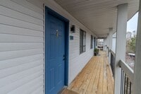 Building Photo - Great Location, Great Size, Great TC