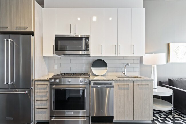 Building Photo - 515 Church St