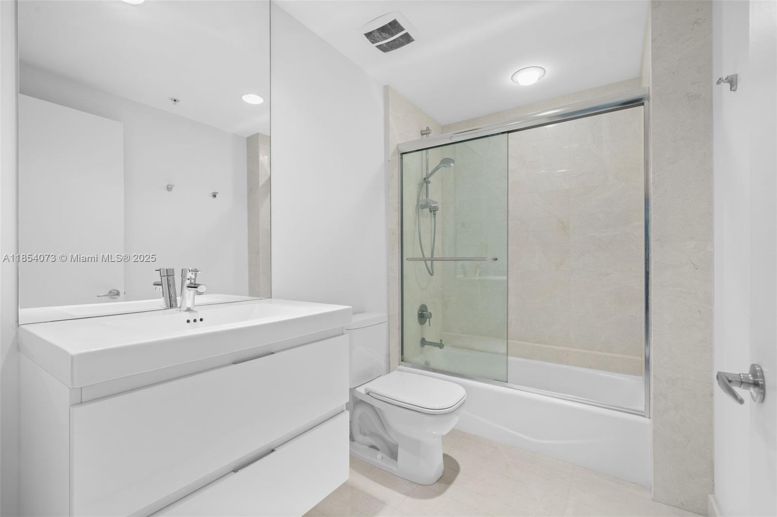 Building Photo - 17301 Biscayne Blvd