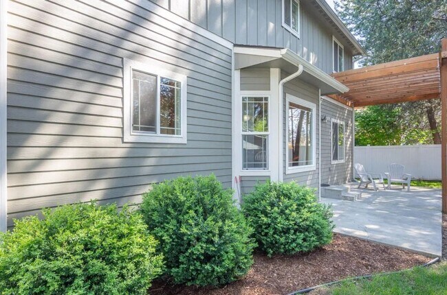 Building Photo - Spacious 4-Bedroom Home in Coeur d’Alene
