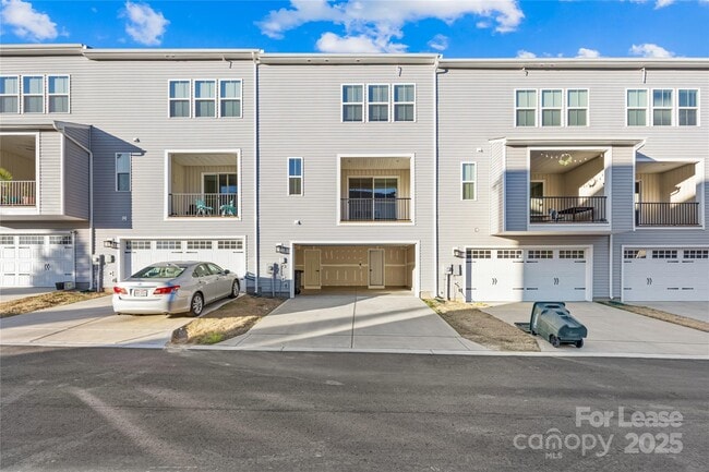 Building Photo - 9769 Oaklawn Blvd NW