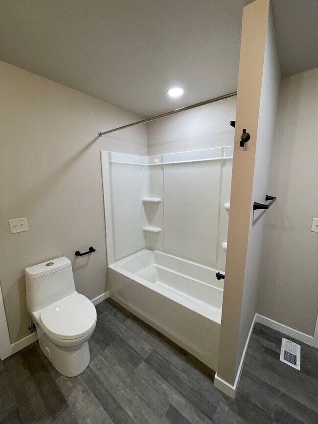 Building Photo - Newly Remodeled 2 Bed 1.5 Bath Home will Large Oversized 2-Stall Garage!