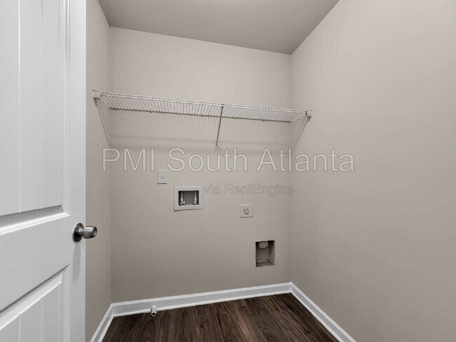 Building Photo - 6446 Grey Fox Way
