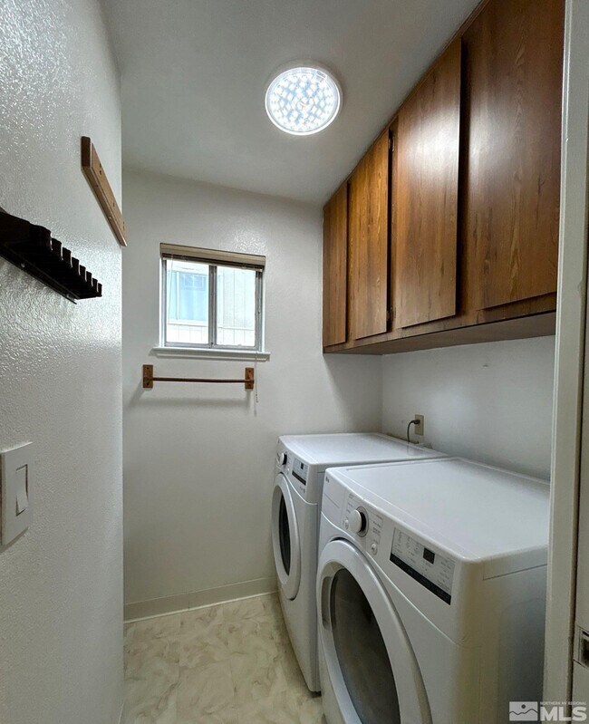 Building Photo - 2711 Perro Ct