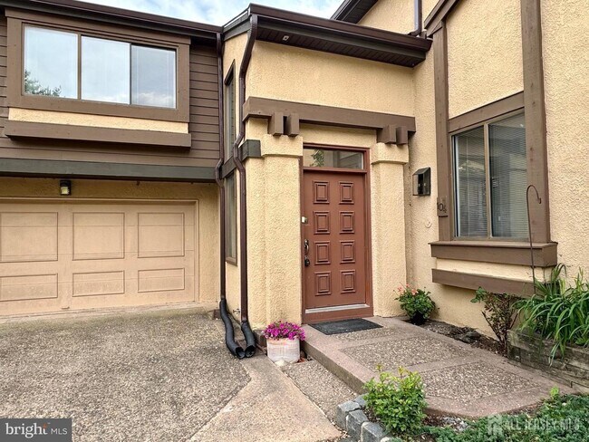 Building Photo - 104 Sayre Dr