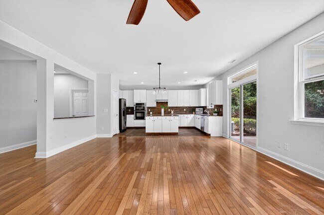 Building Photo - 4007 Jockey Club Circle