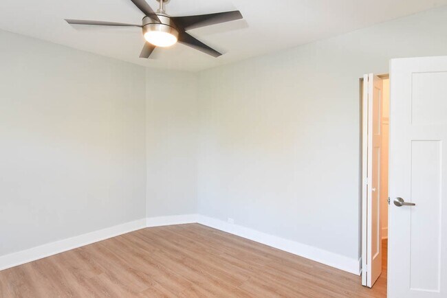 Building Photo - 735 Judson Ave