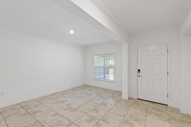 Building Photo - CLOSE TO EVERYTHING!