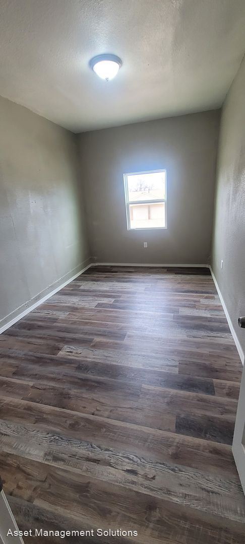 Building Photo - 5 br, 2 bath House - 4908 Shalimar Drive