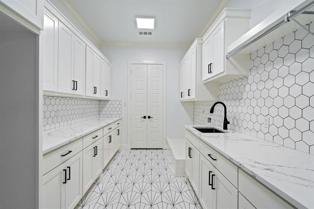 Building Photo - 2009 Hill Country Ct