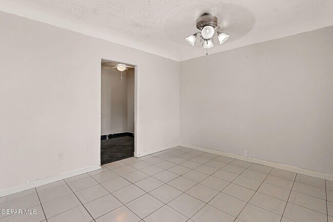Building Photo - 115 Miller Cir